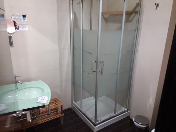 Bathroom 5, HOTEL NIEVESCHIPIONA, Cádiz