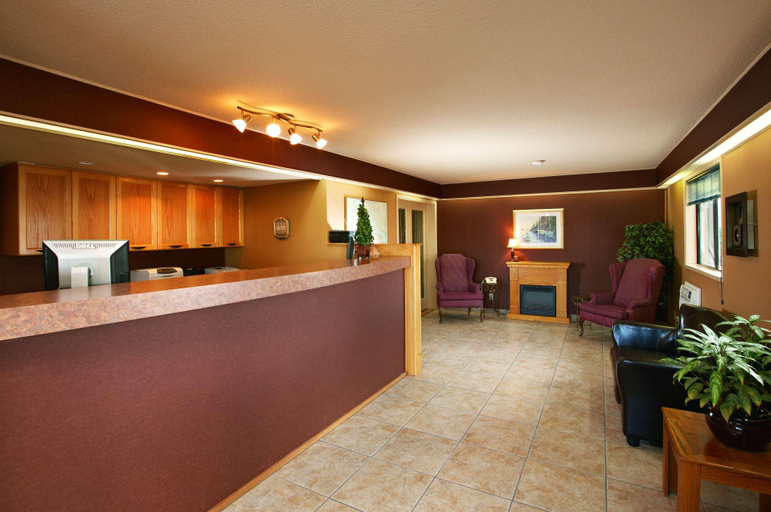Public Area 2, Travelodge by Wyndham Courtenay, Comox-Strathcona