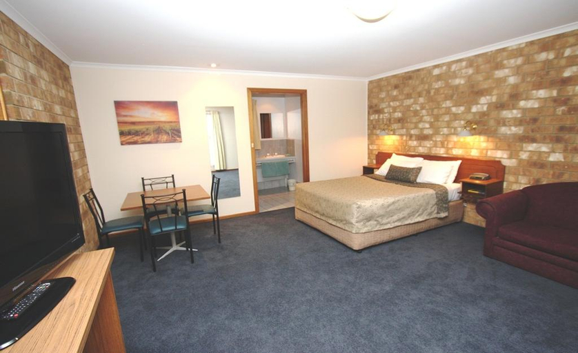 Bedroom 3, Comfort Inn Clare Central Motel, Clare and Gilbert Valleys