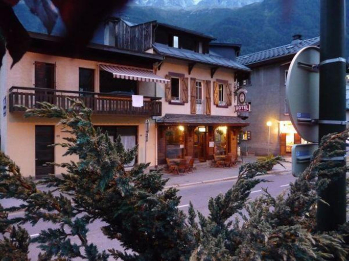 Exterior & Views 1, Logis Hotel la Boule de Neige, Haute-Savoie