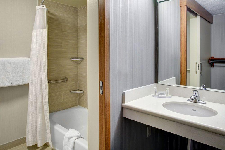 Bathroom 4, Courtyard Cleveland Airport South, Cuyahoga