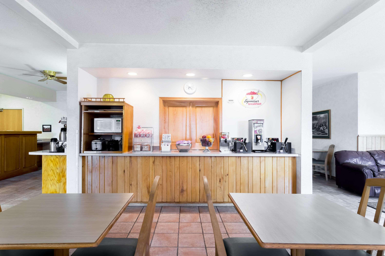 Public Area 3, AmericInn by Wyndham Eagle River Downtown, Vilas