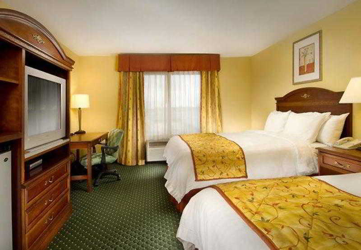 Bedroom 4, Fairfield Inn & Suites Marshall, Harrison