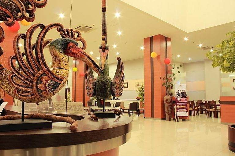 Lampion Hotel Solo, Solo