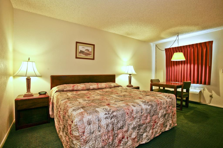 Bedroom 3, Knights Inn Kingman, Mohave