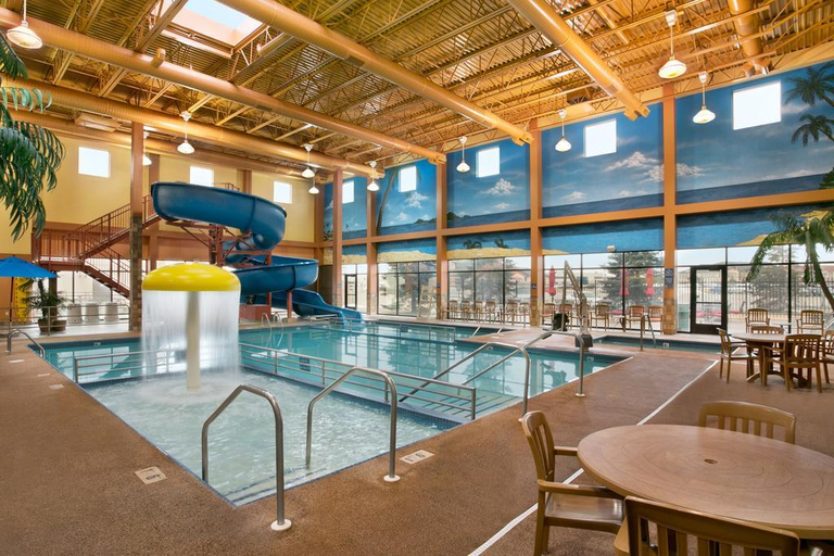 Food & Drinks 5, Delta Hotels by Marriott Fargo, Cass