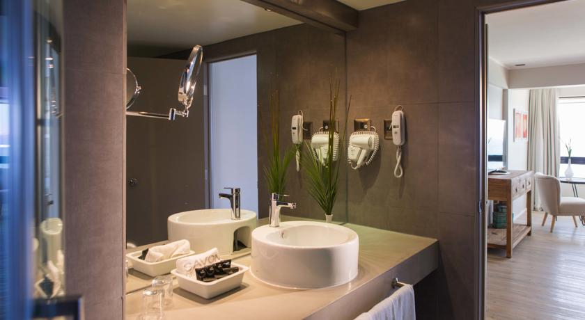 Bathroom, Gavina Sens, Iquique