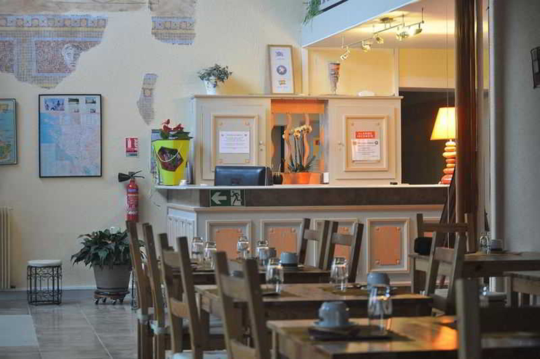 Others, Hotel Saintes O'Nice, Charente-Maritime