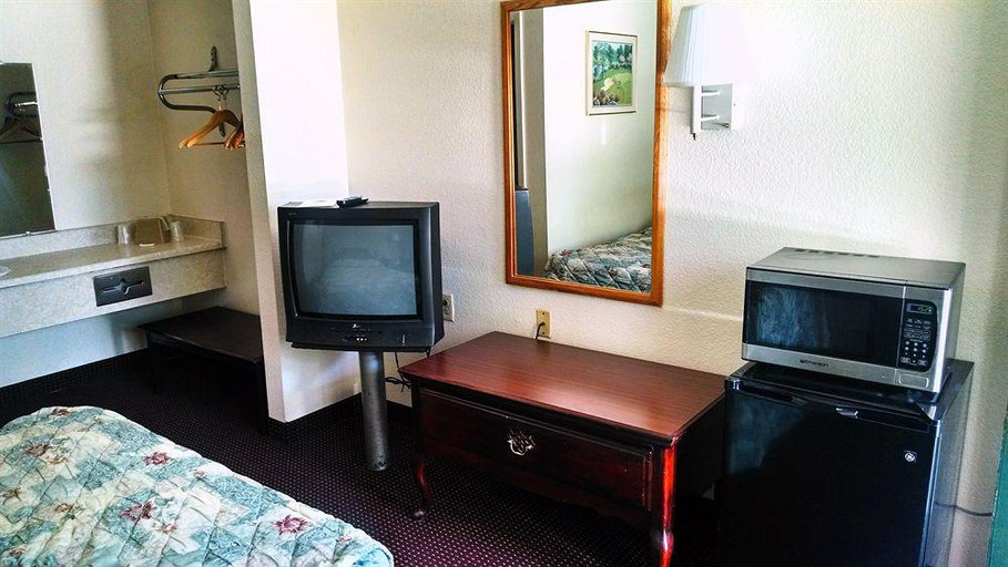Exterior & Views 2, Masters Inn - Atlanta Doraville, DeKalb