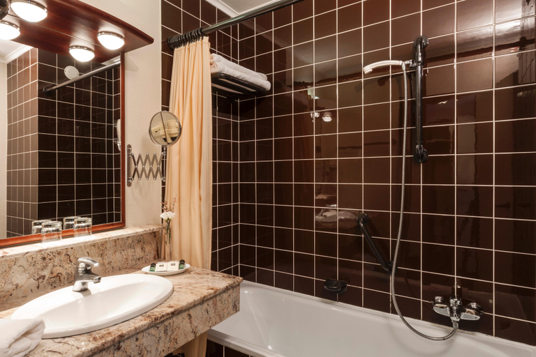 Bathroom, Ensana Therma Aqua, Hévíz/Keszthely