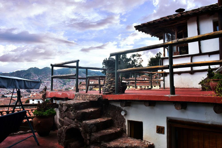 Exterior & Views