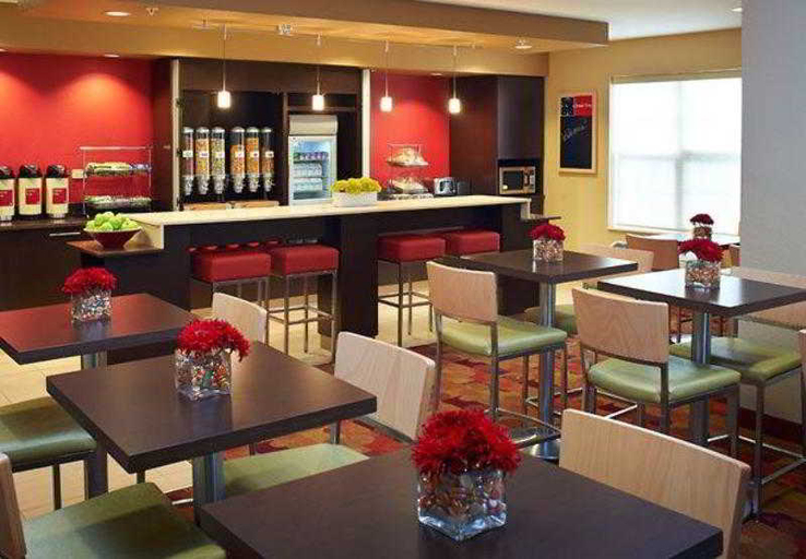 Food & Drinks 5, TownePlace Suites Chicago Elgin/West Dundee, Kane