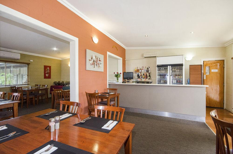 Food & Drinks 5, Biloela Countryman Motel, Banana