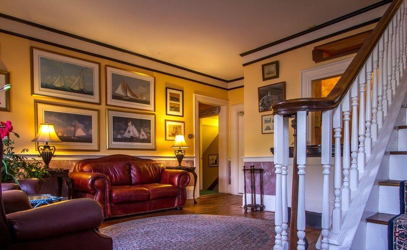 Public Area, Queen Anne Inn, Barnstable