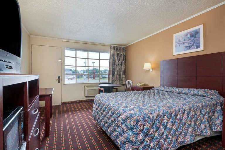 Bedroom 2, Knights Inn Fayetteville/Fort Bragg, Cumberland