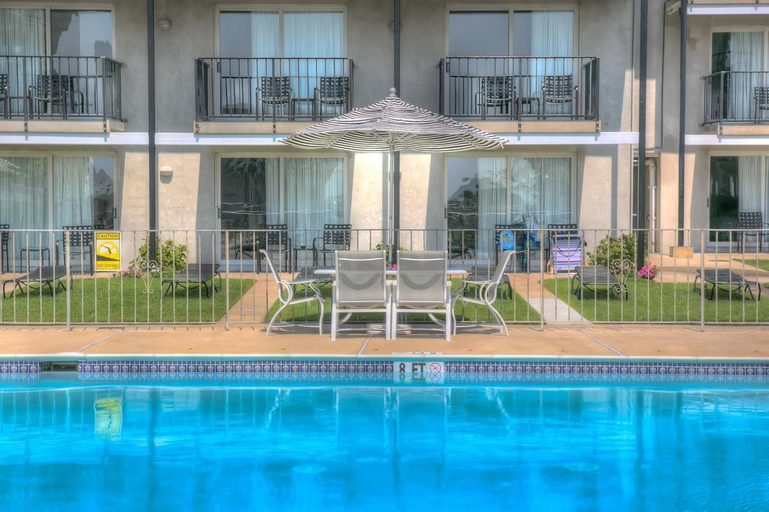 Sport & Beauty 4, Periwinkle Inn, Cape May