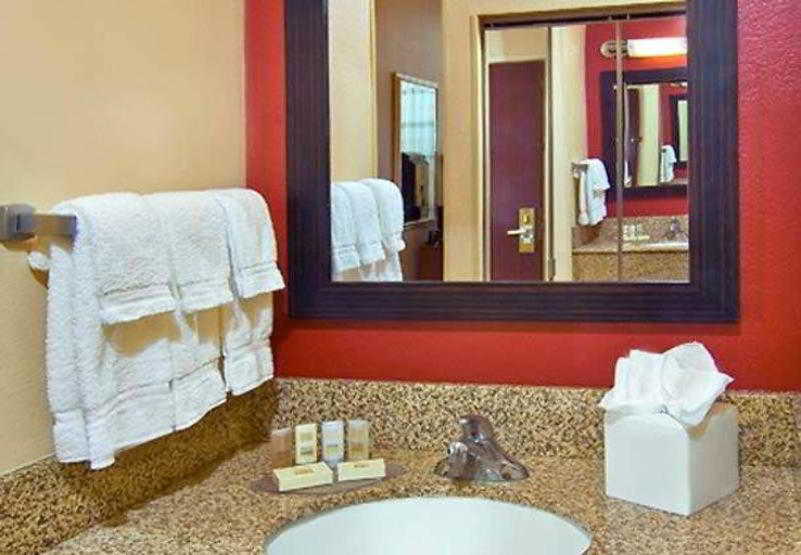 Bathroom 5, Courtyard Dulles Town Center, Loudoun
