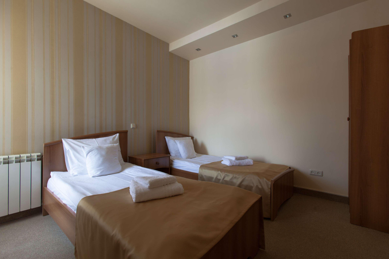 Bedroom 3, Best Western Bohemian Resort