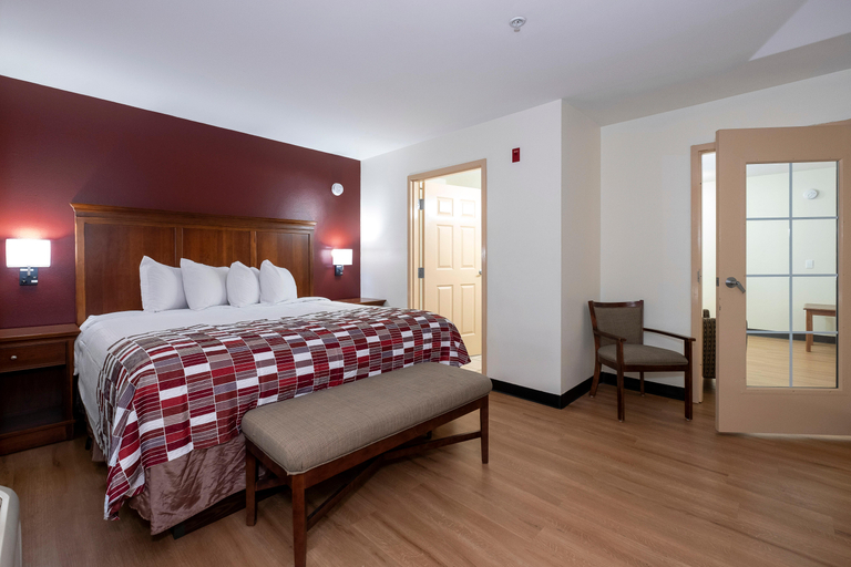 Bedroom 3, Saffron Inn & Suites, Terrebonne