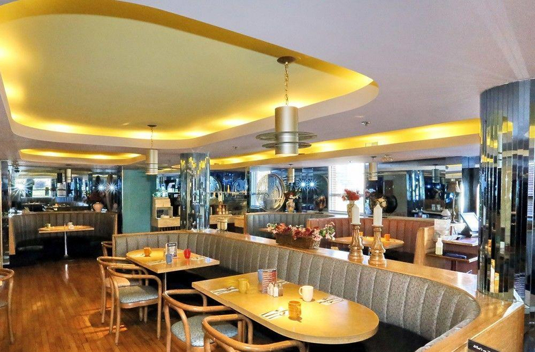Food & Drinks 4, James Bay Inn Hotel & Suites, Capital