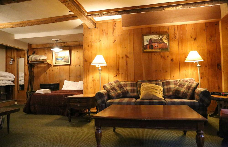 Public Area, Salt Ash Inn, Windsor