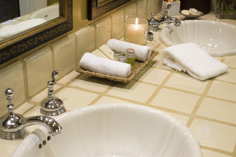 Bathroom 5, Westlake Village Inn, Los Angeles