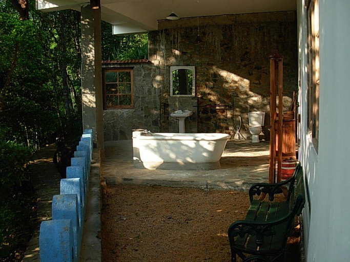 Bathroom 5, The Kandy Samadhi Centre, Kundasale