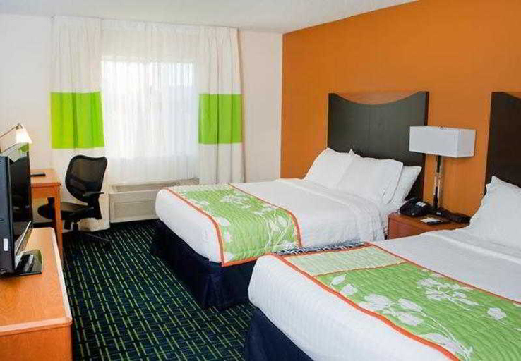 Bedroom 4, Fairfield Inn & Suites Champaign, Champaign
