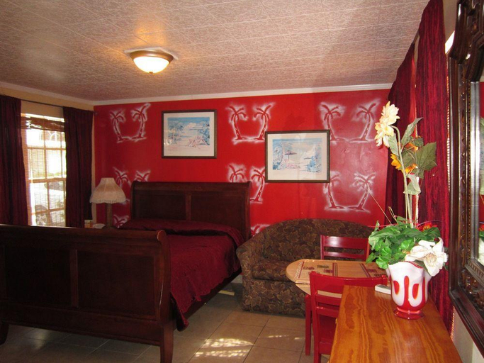 Public Area, Sands Point Motel, Pinellas