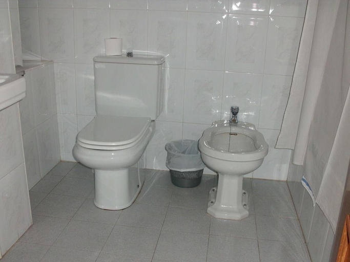 Bathroom 5, Hotel La Rambla, Huesca