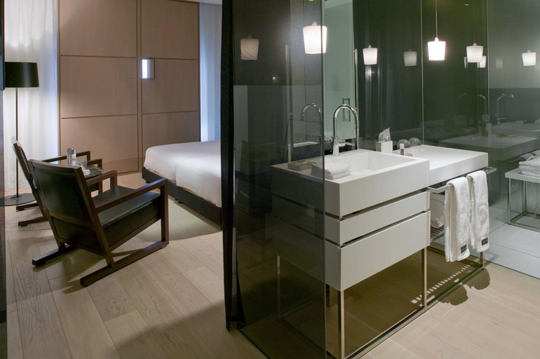 Bathroom 5, Casa Torner i Güell, Barcelona