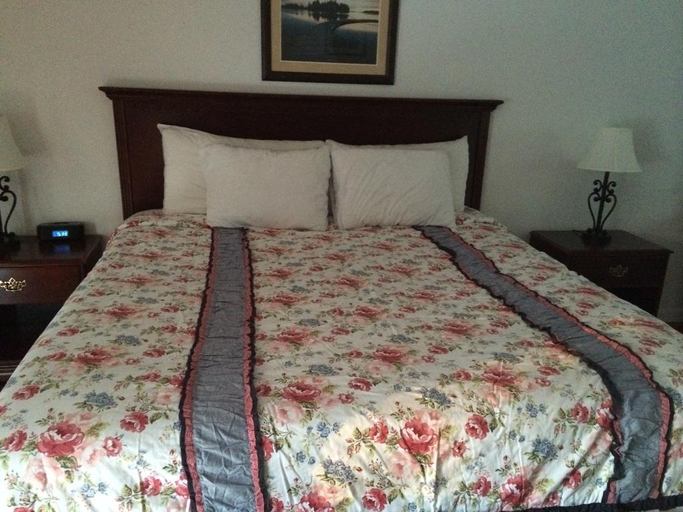Bedroom 3, Lodge at Kennebunk, York
