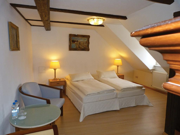 Bedroom 3, Adelheid Hotel garni, Harz
