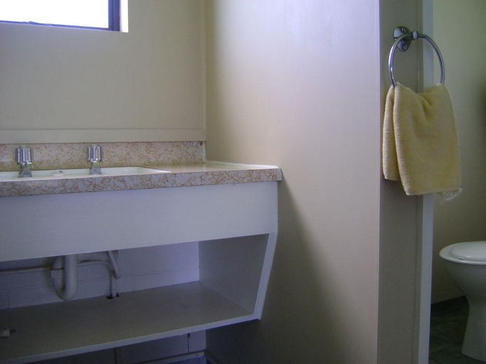 Bathroom 4, Avenue Motel, Waitaki