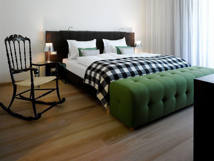 Bedroom 4, Therme Meran, Bolzano