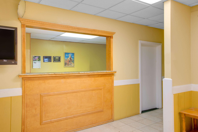 Public Area, Travelodge by Wyndham Bangor, Penobscot