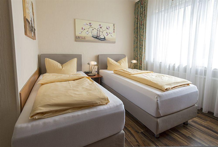 Bedroom 4, Monopol, Gelsenkirchen
