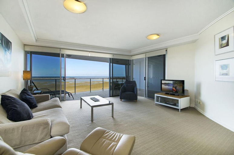 Public Area, Waves Maroochy River Holiday House, Maroochy - Maroochydore