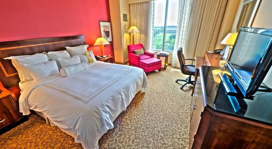 Bedroom 3, Marriott Nashville at Vanderbilt University, Davidson