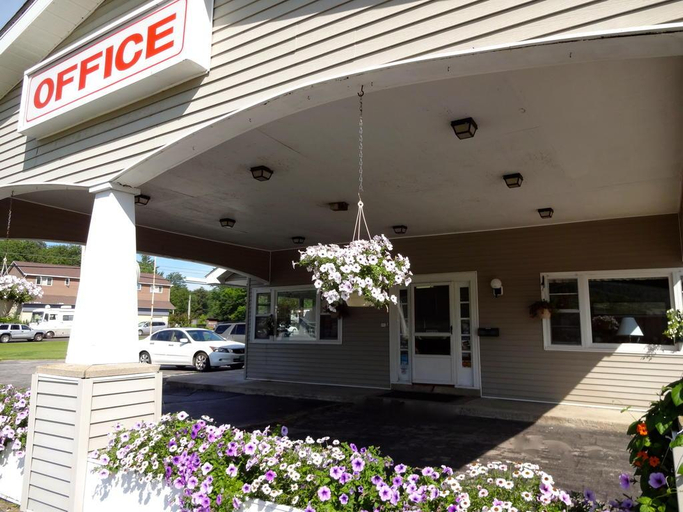 Exterior & Views 3, Gorham Motor Inn, Coos
