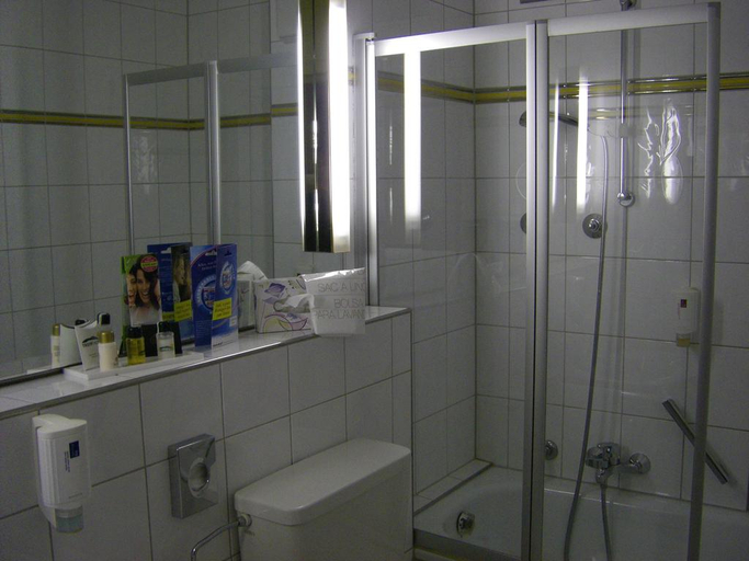 Bathroom, Kronprinz Alpenhotel, Berchtesgadener Land