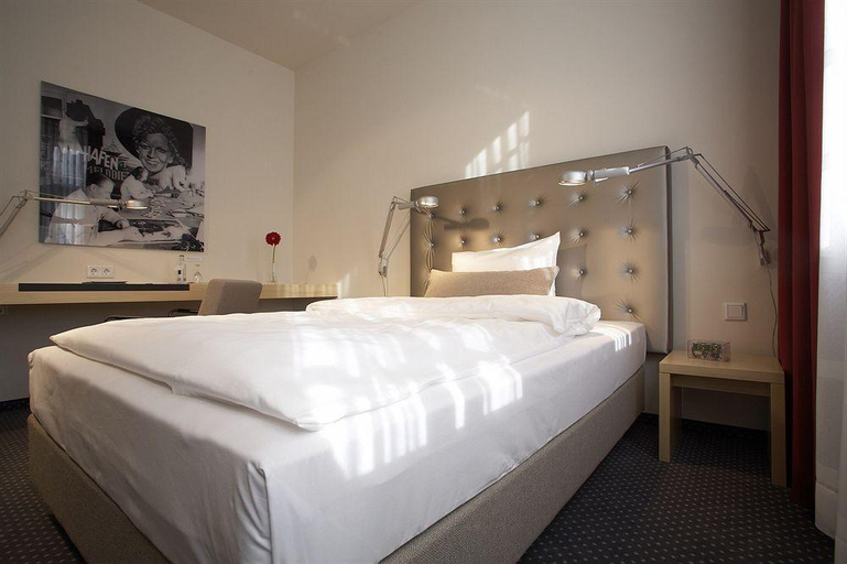 Bedroom 3, Maximilians, Essen