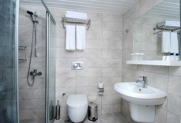 Bathroom 5, Kleopatra Ramira Hotel - All Inclusive, Alanya
