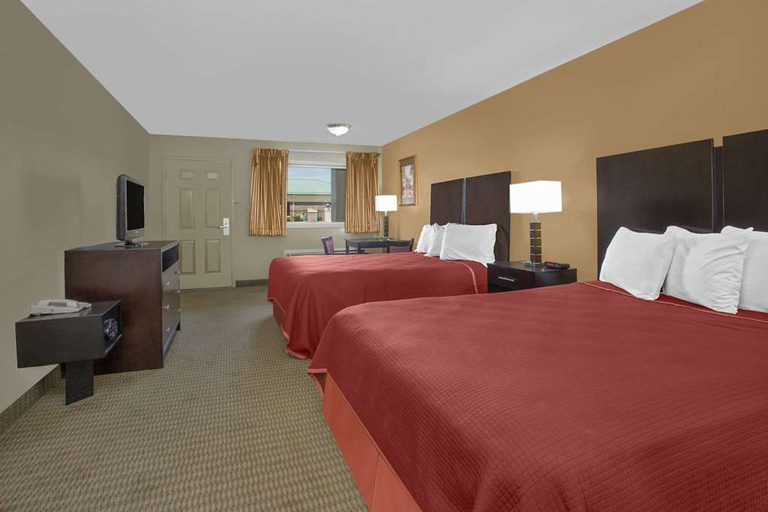 Bedroom 3, Howard Johnson by Wyndham North Platte, Lincoln