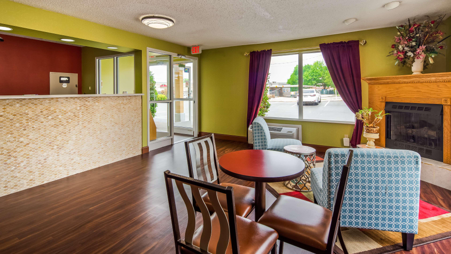 Public Area 3, Super 8 by Wyndham Chattanooga East/Hamilton Place, Hamilton