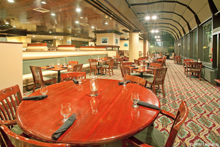Food & Drinks 5, Delta Hotel by Marriot Muskegon Downtown, Muskegon