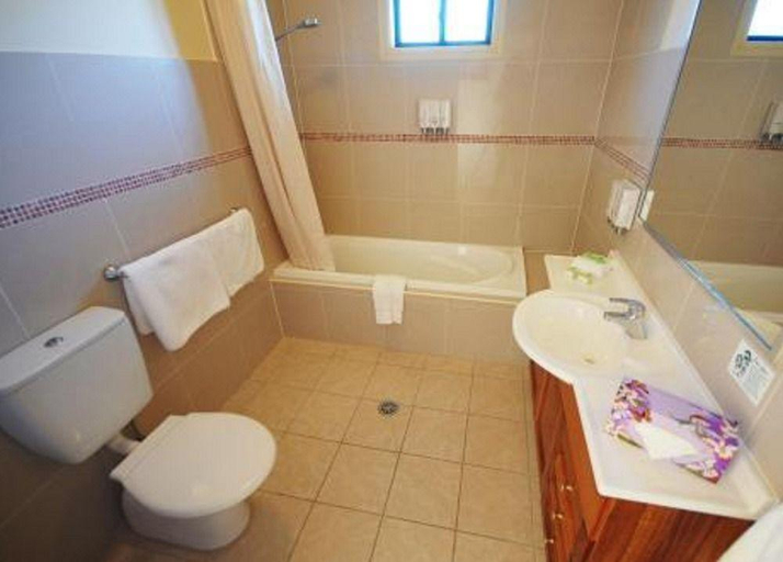 Bathroom, Potters Hotel & Brewery, Cessnock