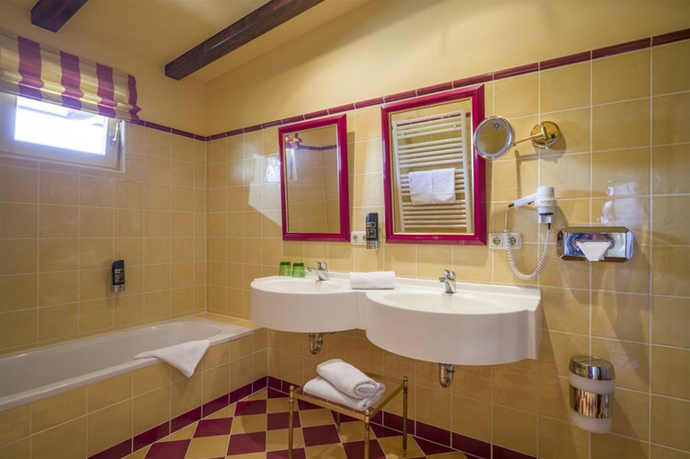 Bathroom 5, Brückenwirt, Kitzbühel