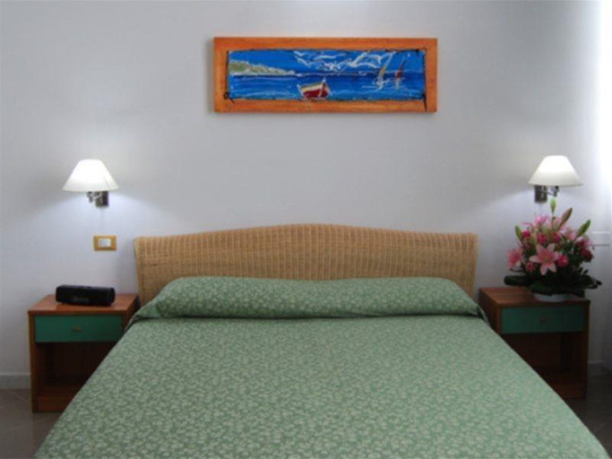 Bedroom 3, Hotel Marechiaro - Direttamente sul mare, Foggia
