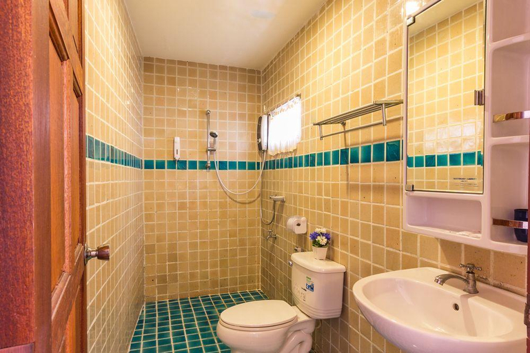 Bathroom 5, Changmoi House (Little Village), Muang Chiang Mai
